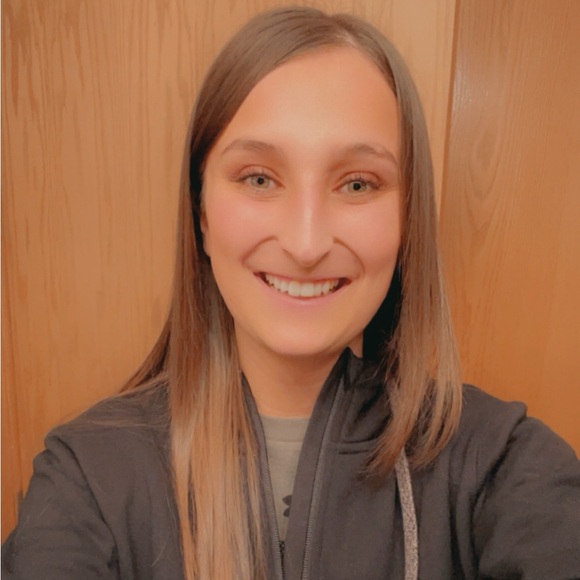 Meet your Posher, Sierra - Picture 1 of 1